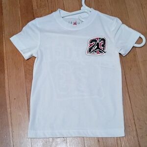 Air Jordan Boys Size 4 White Graphic  T-Shirt with Red Logo Nwt